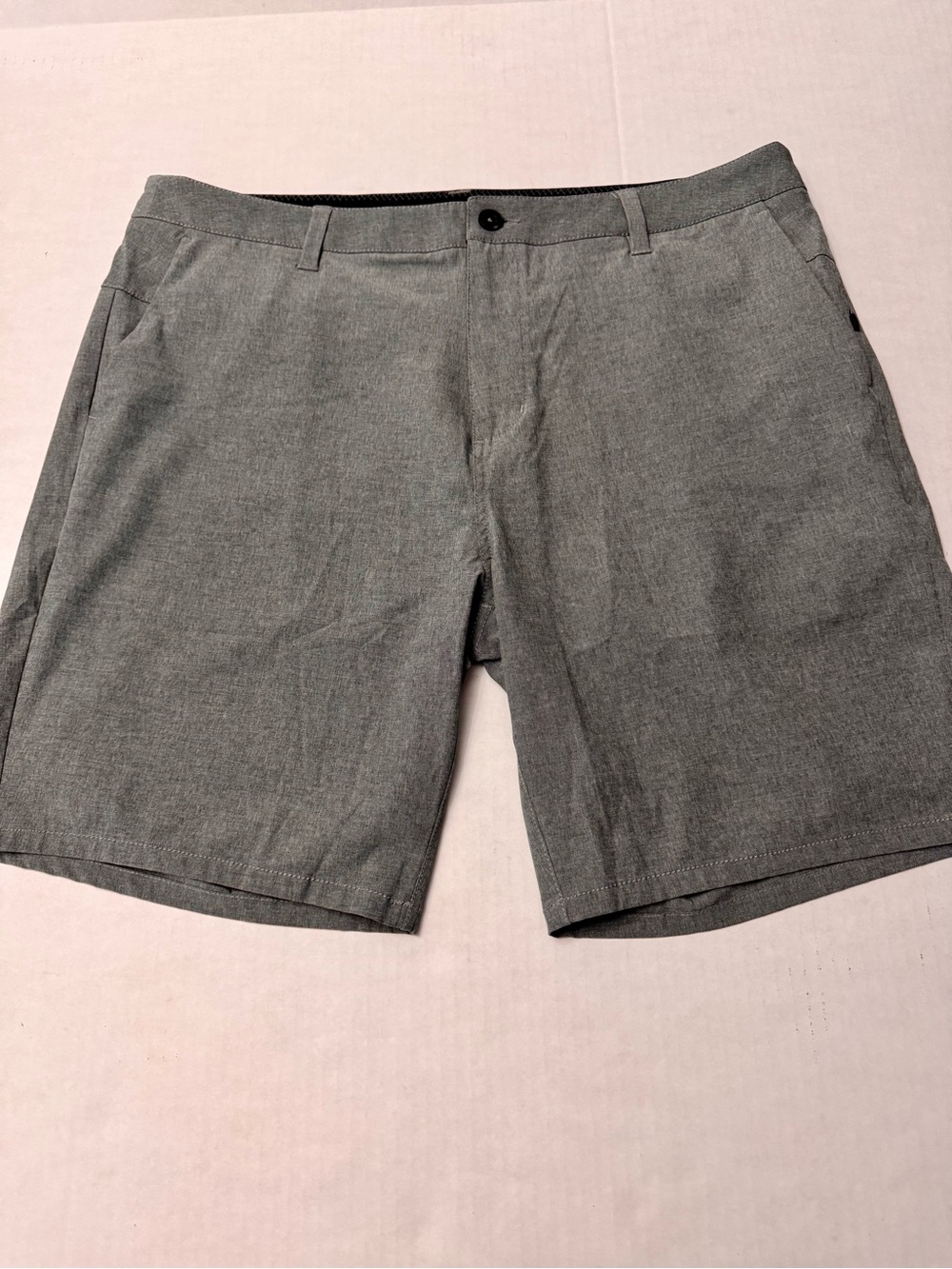 Vuori Men's Aim Shorts V368 8” Inseam Gray Size 36